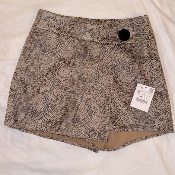 (NEW) Zara Snakeskin Skort - Picture 2 of 7